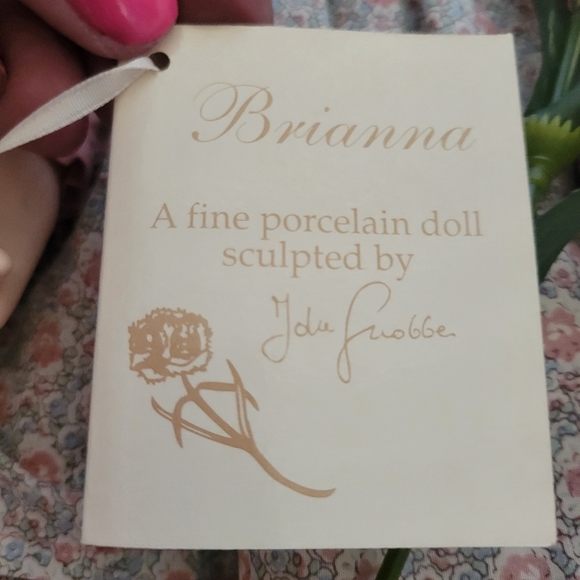 KATHLEEN by Joke Grobben, a porcelain doll in the Hamilton Collection. - Picture 6 of 8